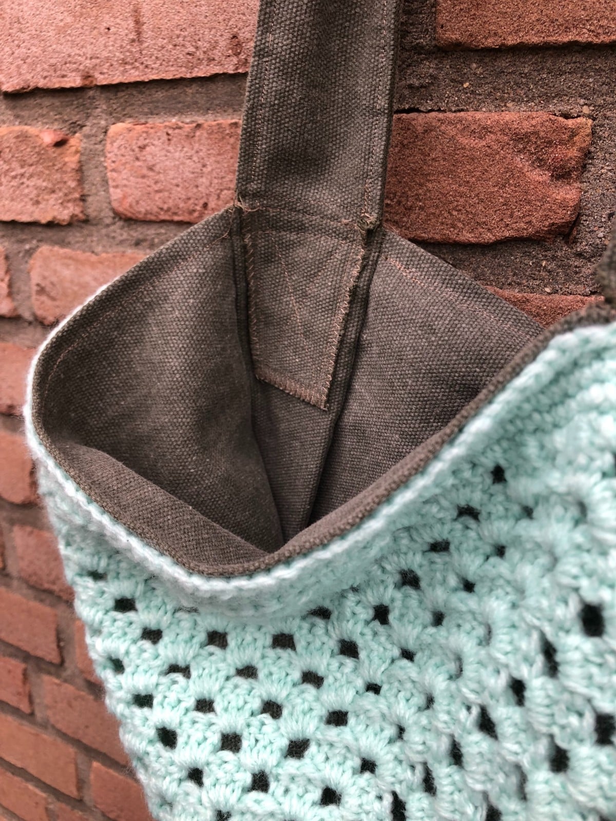 Gehaakte tas van Completely Hook’d, schoudertas, totebag mintgroen