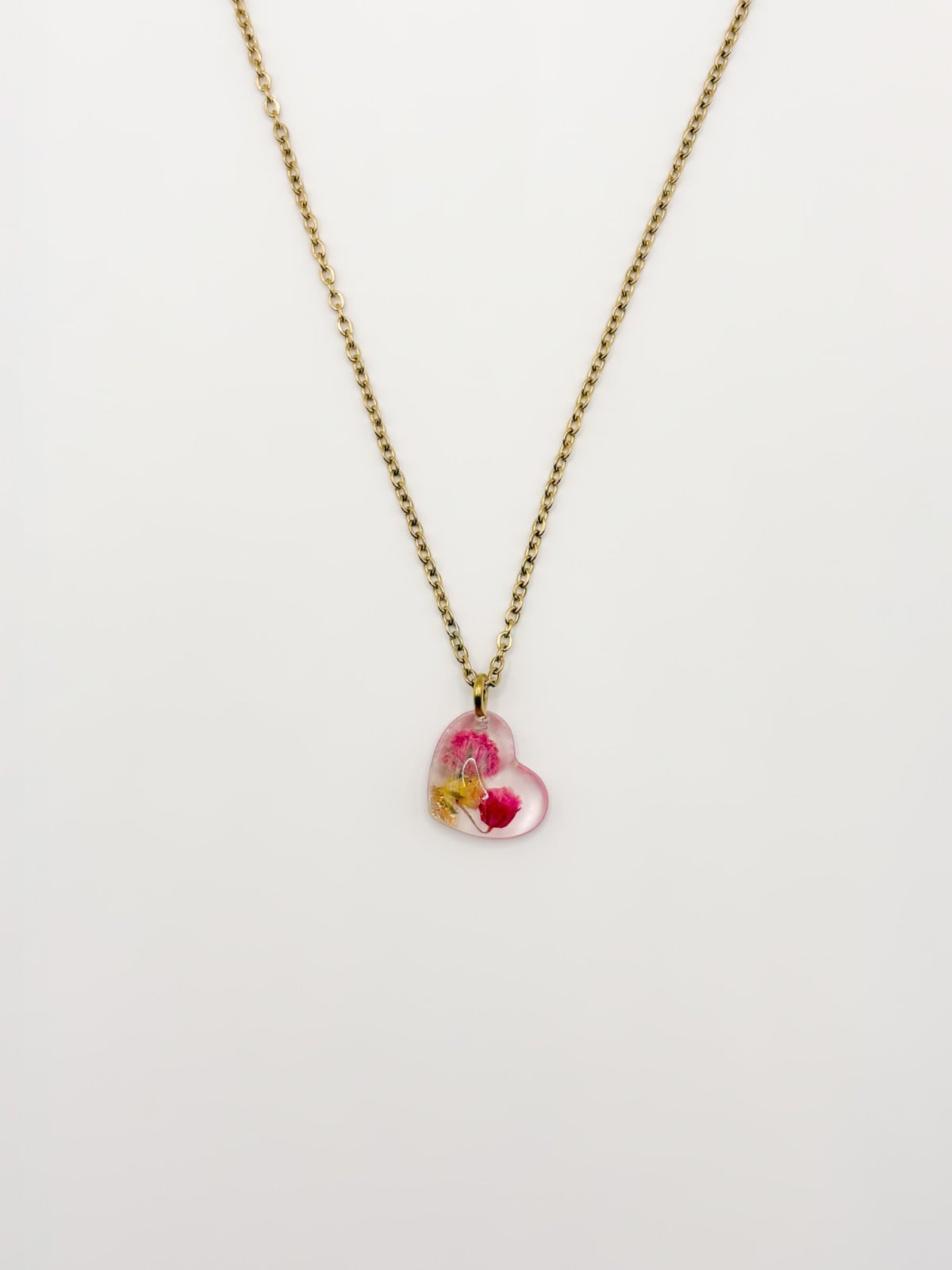 Hartvormige Hanger Ketting met Echte Bloemen uit Lugano (Strawberry L… - 125740 Hartvormige Hanger Ketting met Echte Bloemen uit Lugano (Strawberry Lemonade)