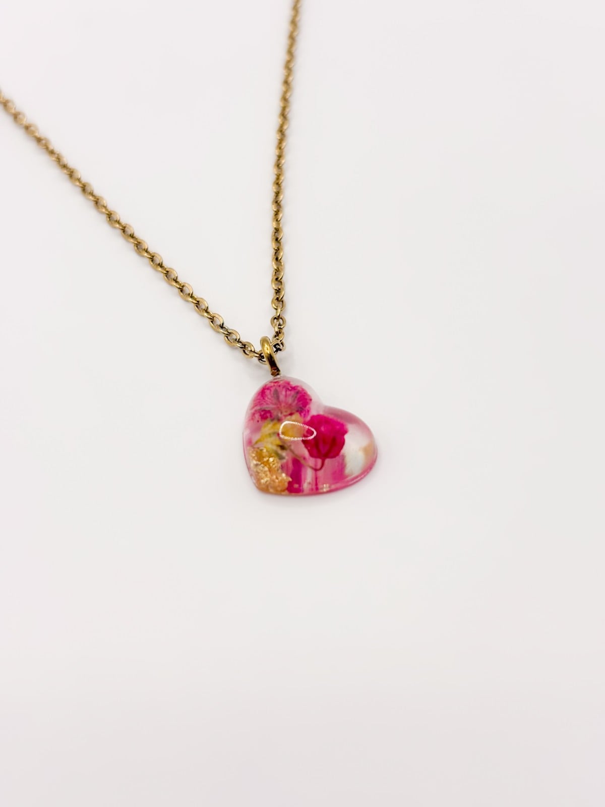 Hartvormige Hanger Ketting met Echte Bloemen uit Lugano (Strawberry L… - 125741 Hartvormige Hanger Ketting met Echte Bloemen uit Lugano (Strawberry Lemonade)