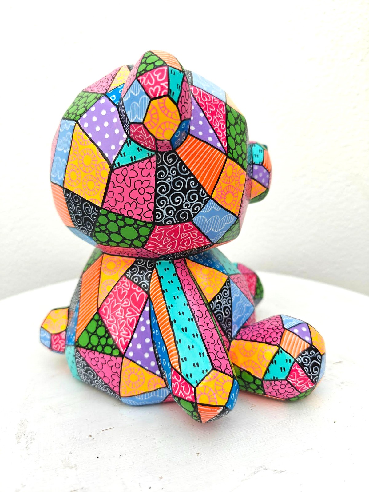 Teddybeer – Handgeschilderd Kleurrijk Beeldje