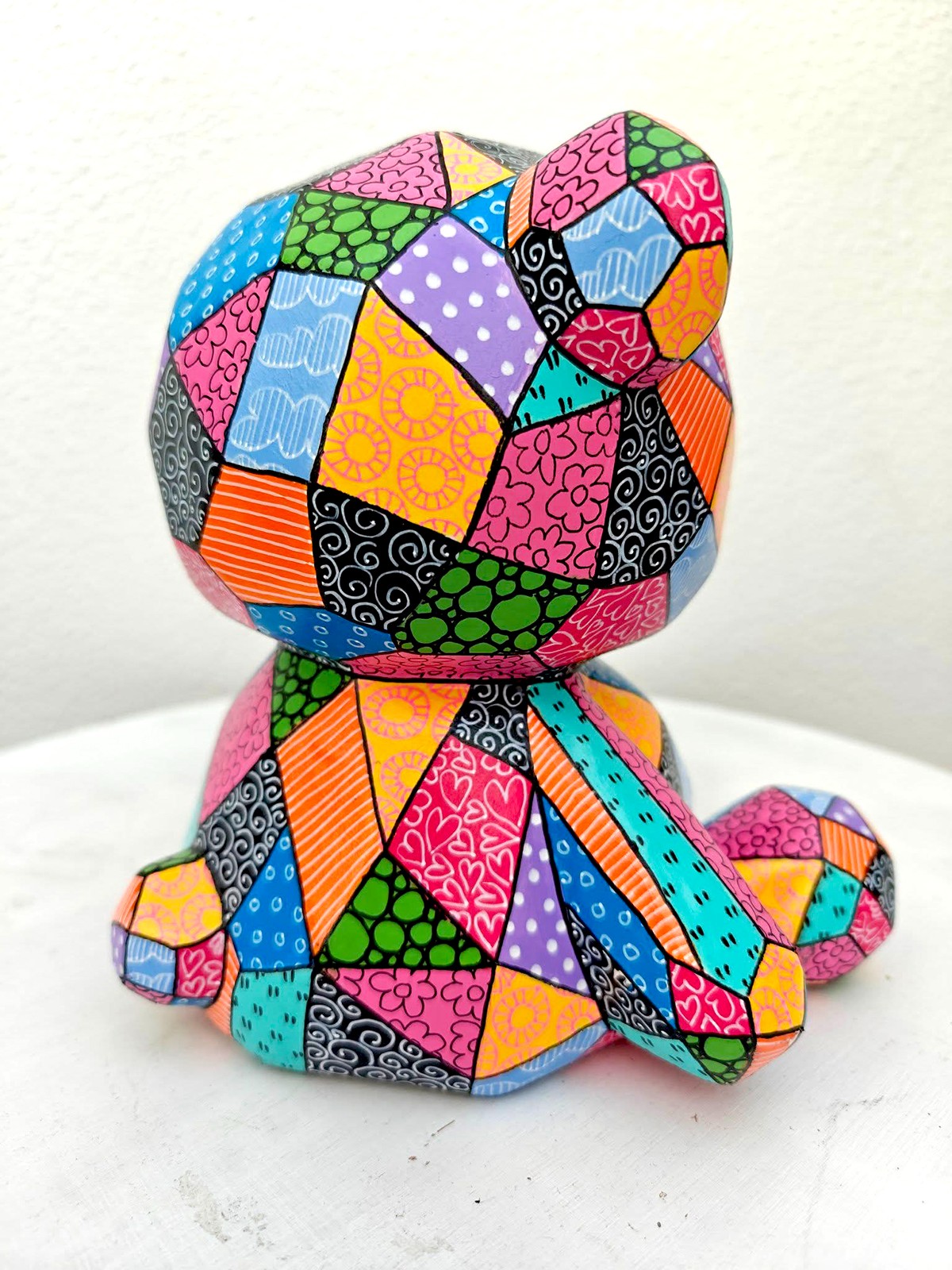 Teddybeer – Handgeschilderd Kleurrijk Beeldje