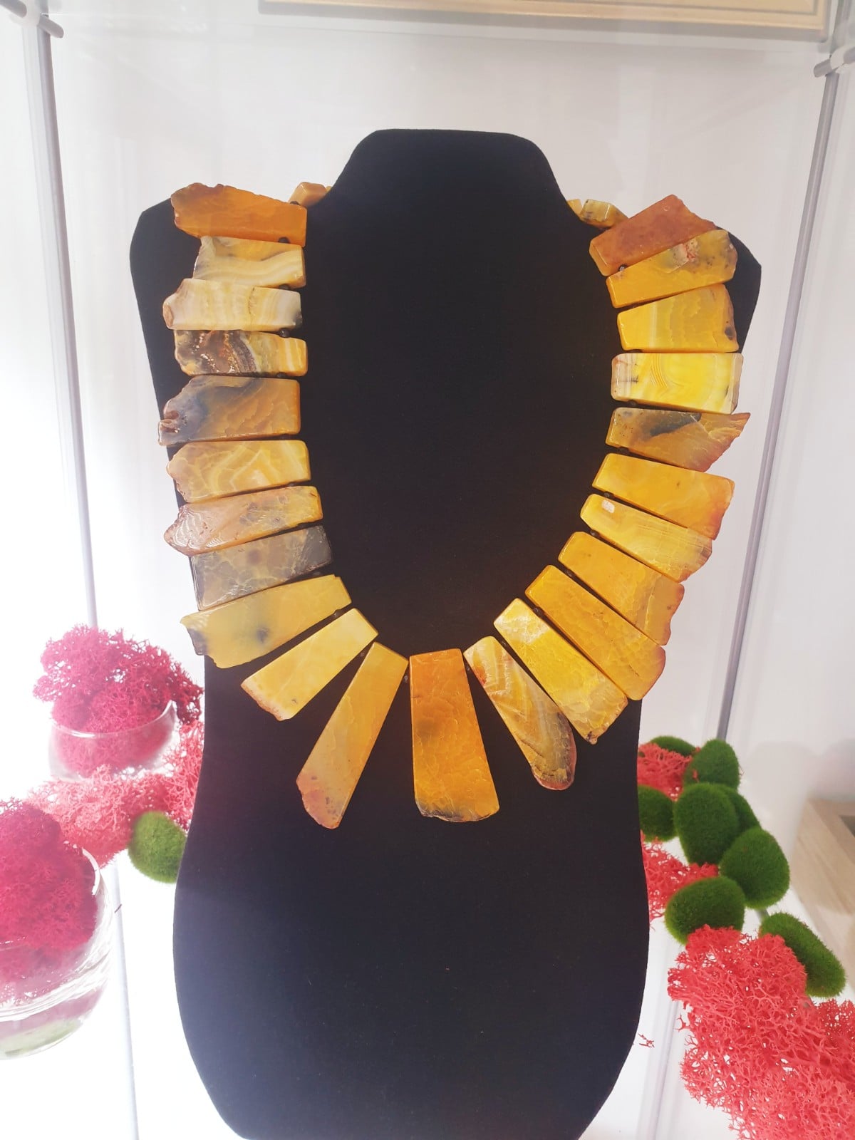 Unieke statement ketting met agaat en Maleisische jade