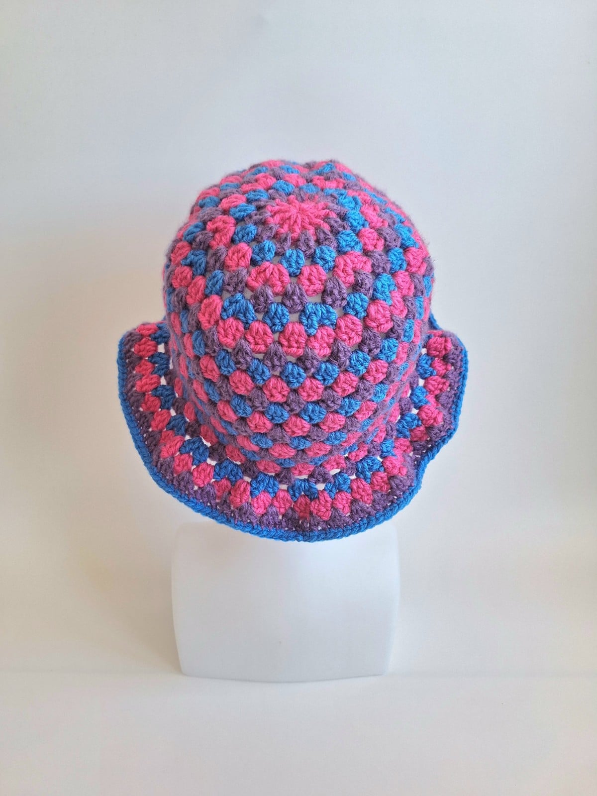 Gehaakte bucket hat | Pride biseksuele vlag - 129979 Gehaakte bucket hat | Pride biseksuele vlag