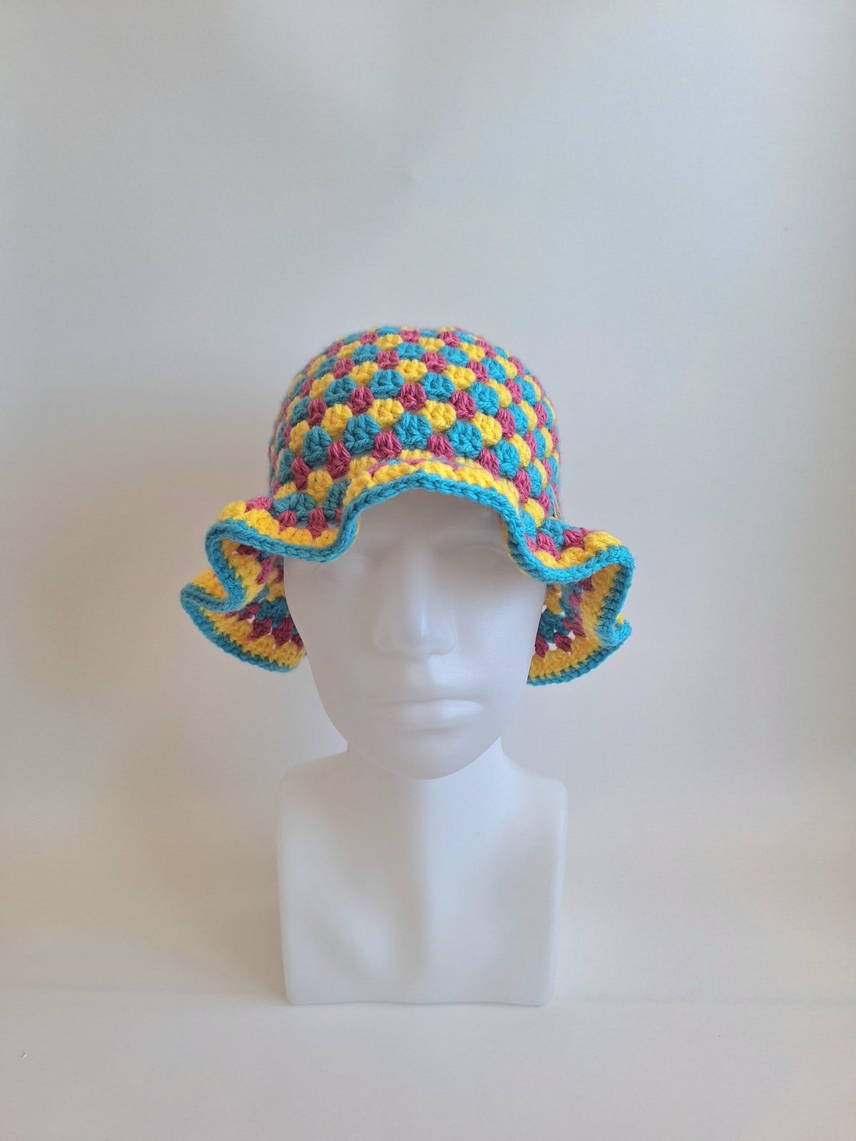 Gehaakte bucket hat | Pride panseksuele vlag - 129982 Gehaakte bucket hat | Pride panseksuele vlag