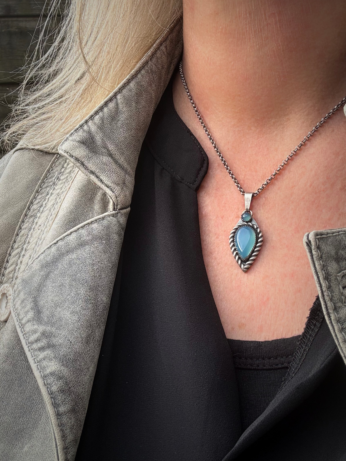 Handgemaakte zilveren hanger met Blauwe Chalcedoon ✨💙 - 131022 Handgemaakte zilveren hanger met Blauwe Chalcedoon ✨💙