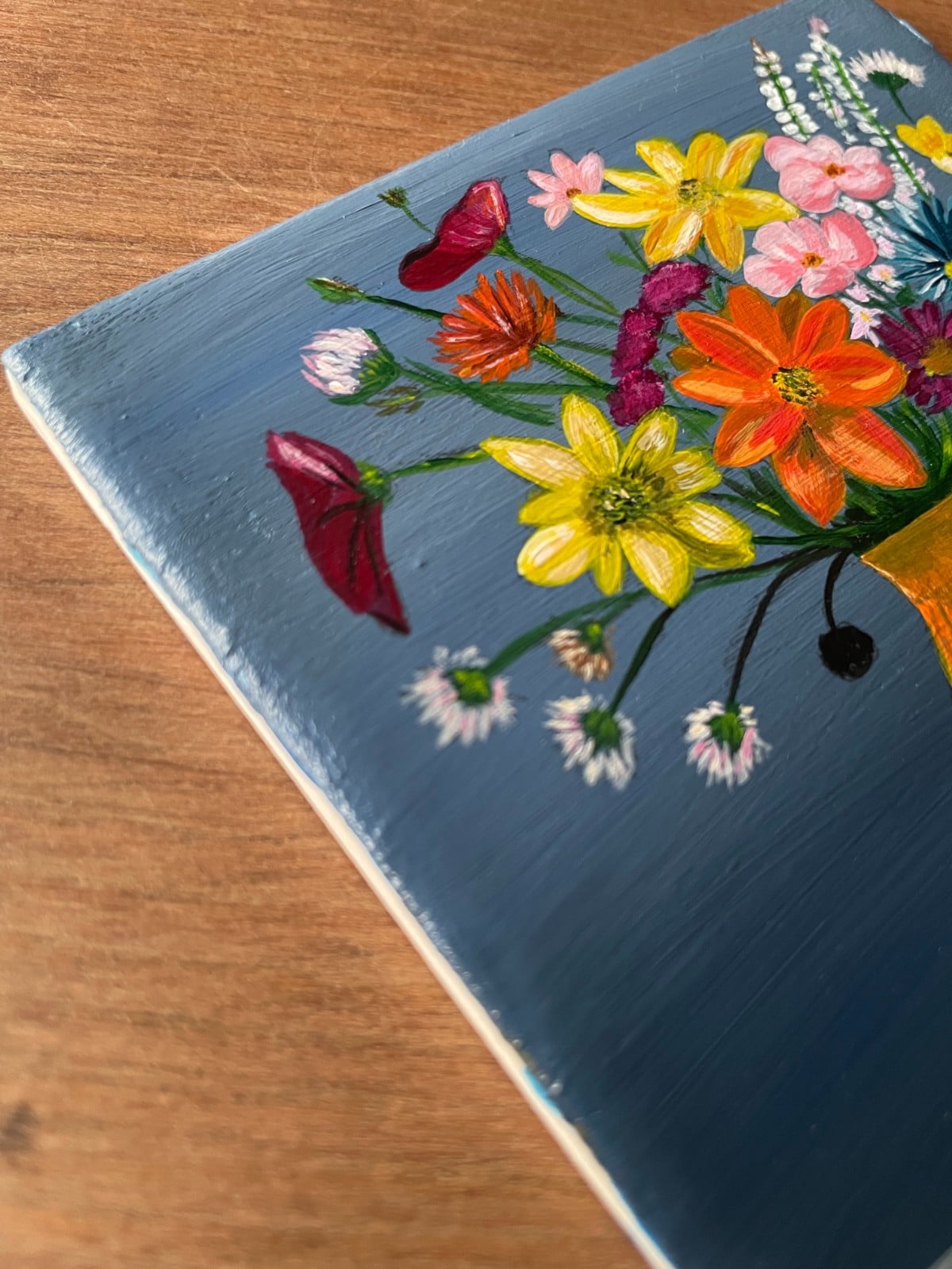 Handgeschilderd bloemen tegeltje — origineel kunstwerk | 10 × 10 cm