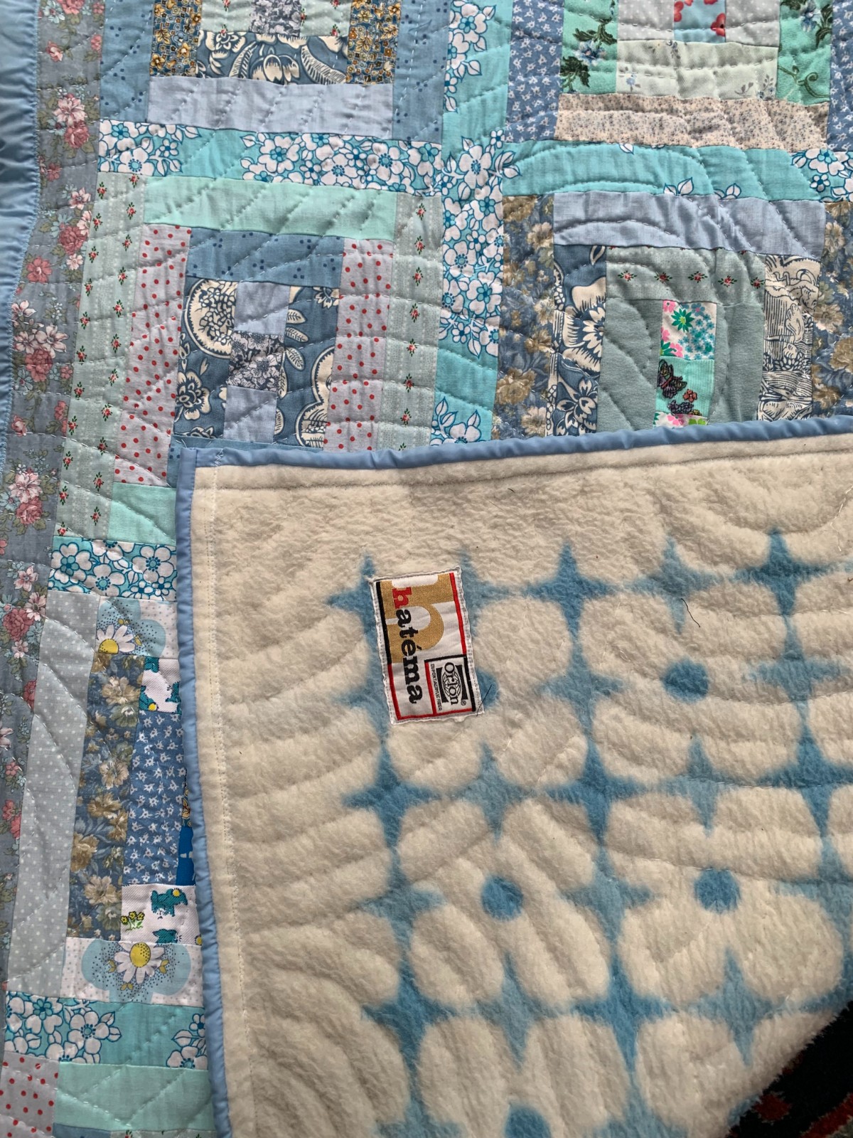 Mooi lichtblauw patchword (wand) kleed