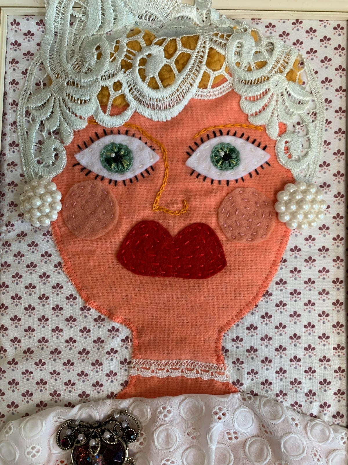 Portret van een mooie dame in een lijstje - 128362 Portret van een mooie dame in een lijstje