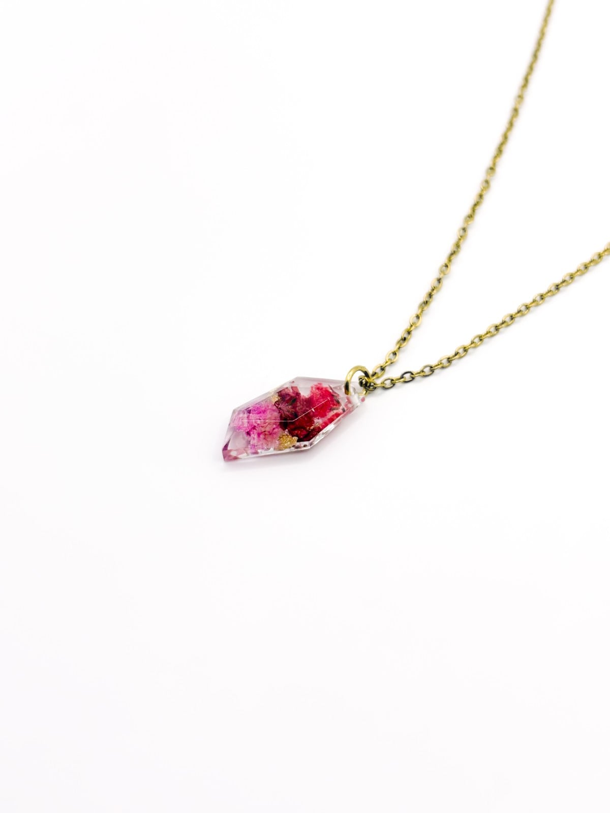 Subtiele Ketting met Facet Hanger Gevuld met Echt Gipskruid uit Den Haag (GirlMeetsDenHaag x CH Design)