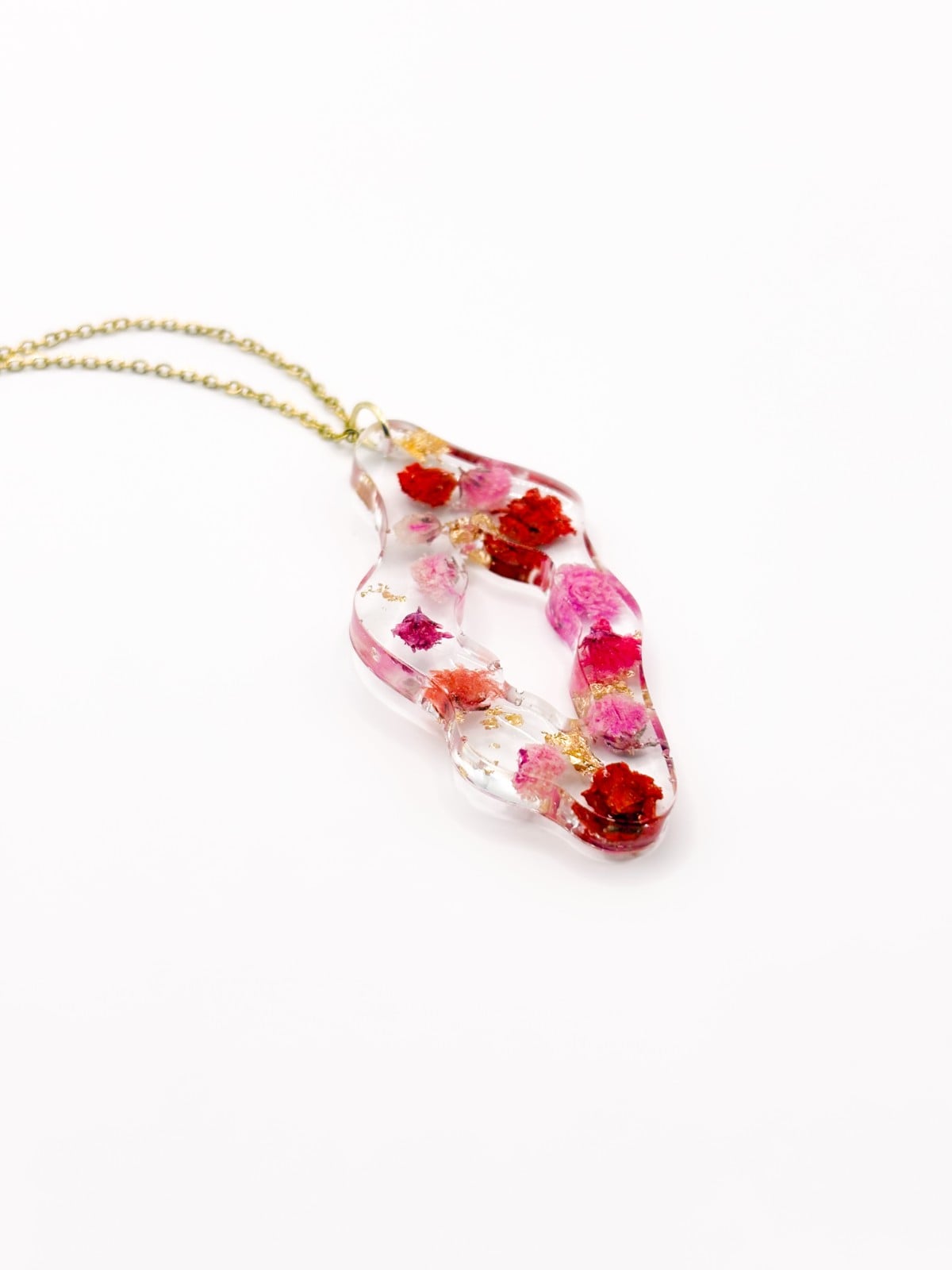 Subtiele Ketting met Grote Organische Hanger Gevuld met Echt Gipskruid uit Den Haag (GirlMeetsDenHaag x CH Design)