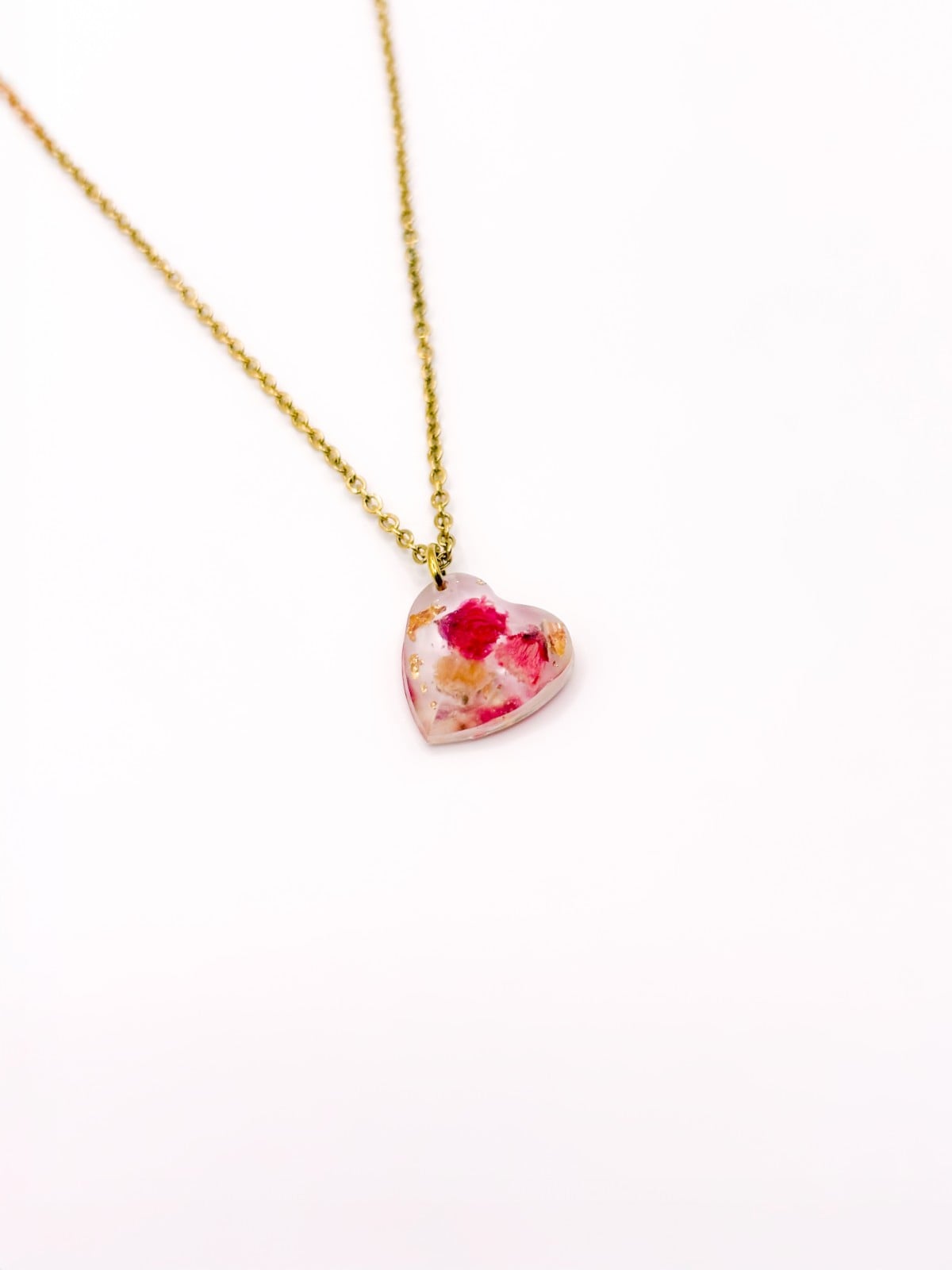 Subtiele Ketting met Hartjes Hanger Gevuld met Echt Gipskruid uit Den Haag (GirlMeetsDenHaag x CH Design)