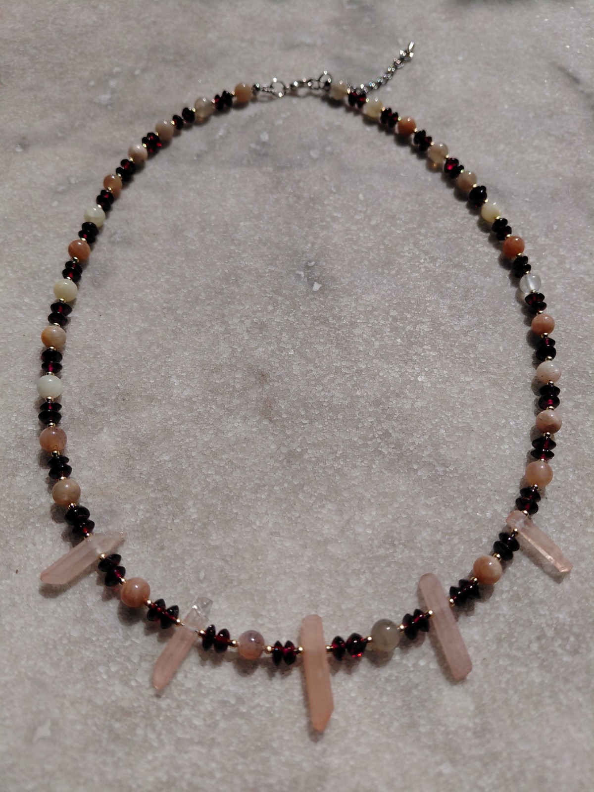Sun and Heart: ketting met zonnesteen, granaat en roze bergkristal
