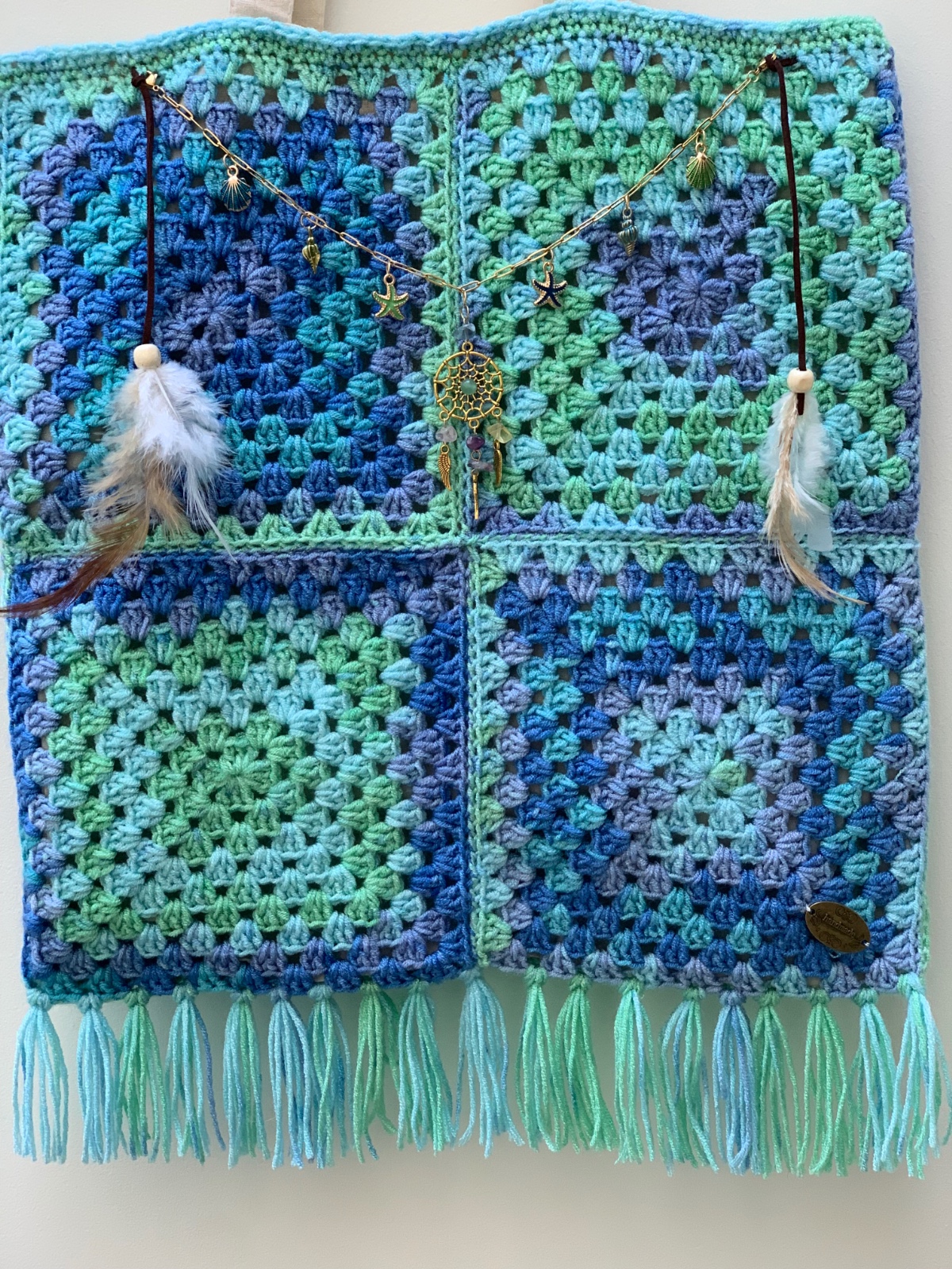 Tas Hobo/Style met sier ketting, veren en franjes.