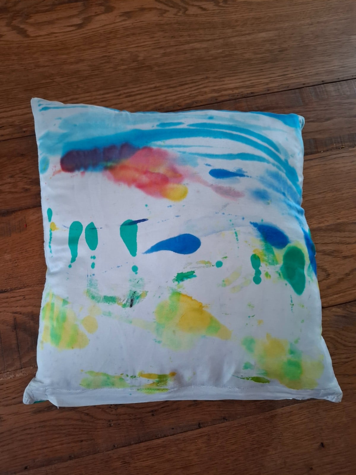 Zonspiegeling Handbeschilderde kussenhoes van zijde – 38 x 38 cm