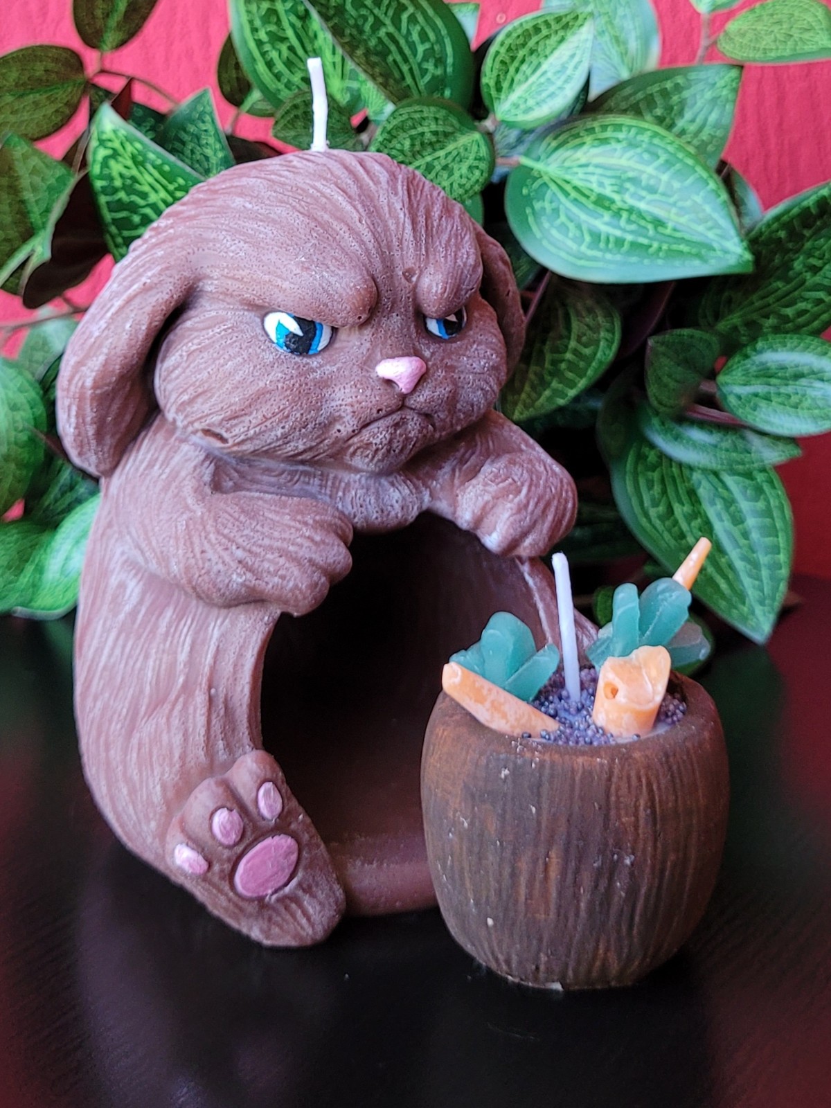 Chagrijnig boos konijnenkaars - Grumpy Gerrit (bruin)