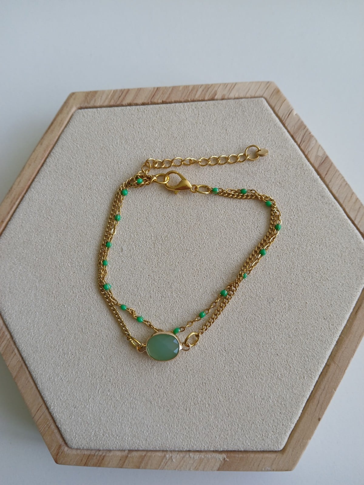 Dubbele Schakelarmband Goudkleurig met Roze of Groene Details – Verstelbare Damesarmband met Bedel