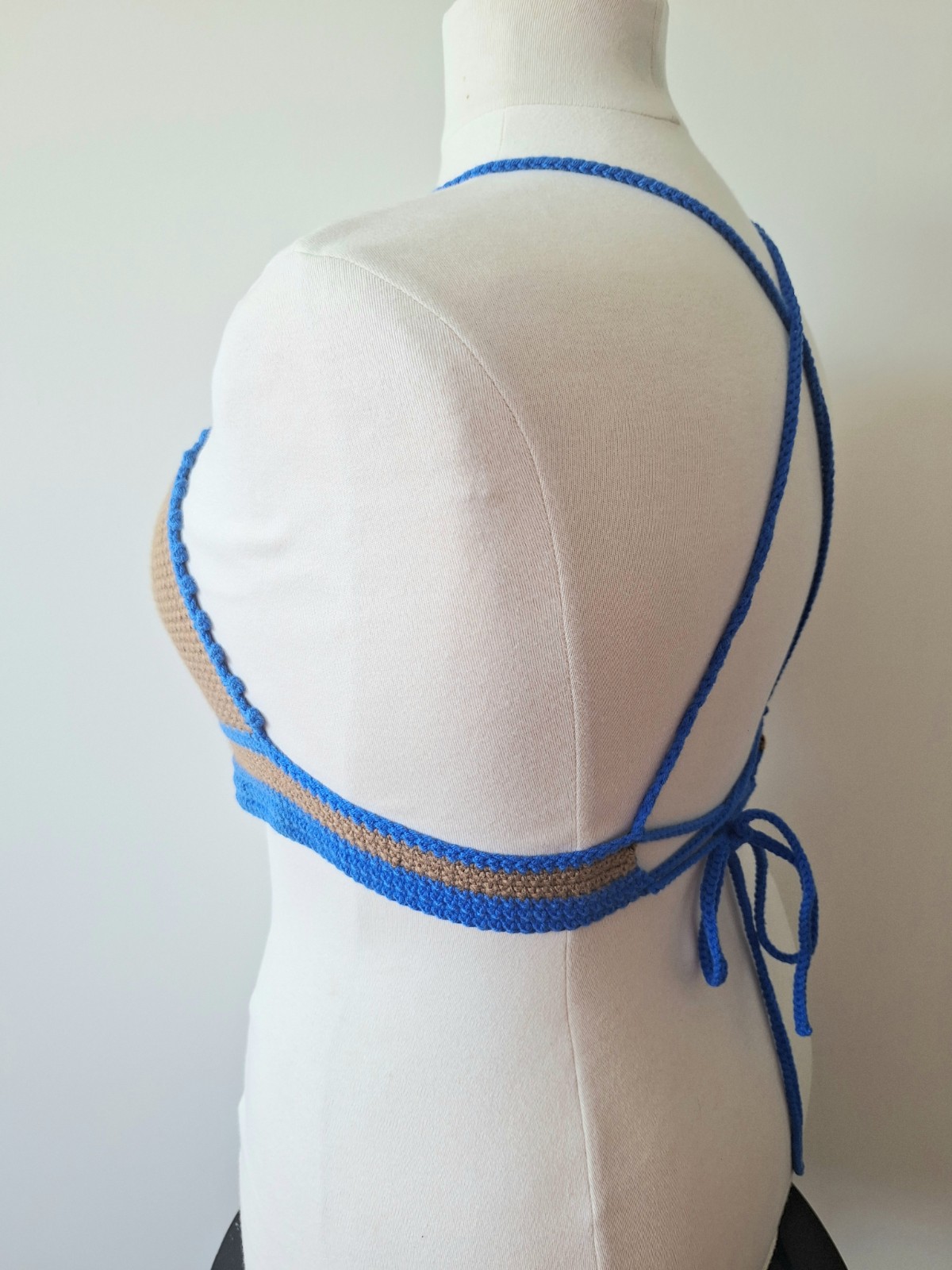 Gehaakt topje | Lichtbruin en blauw - 135544 Gehaakt topje | Lichtbruin en blauw