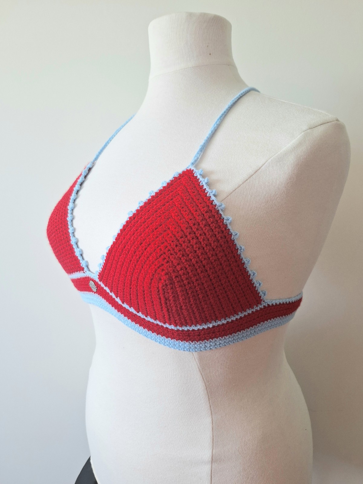 Gehaakt topje | Rood en lichtblauw - 135549 Gehaakt topje | Rood en lichtblauw