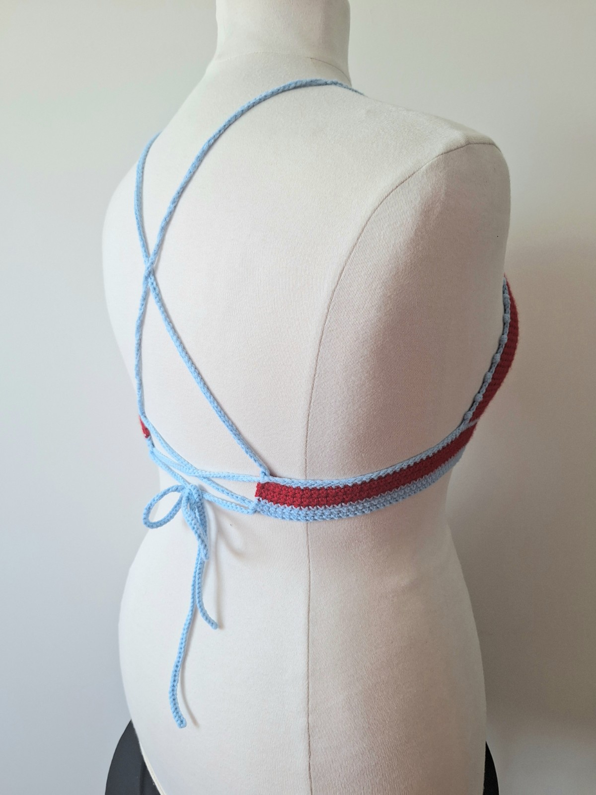Gehaakt topje | Rood en lichtblauw - 135555 Gehaakt topje | Rood en lichtblauw