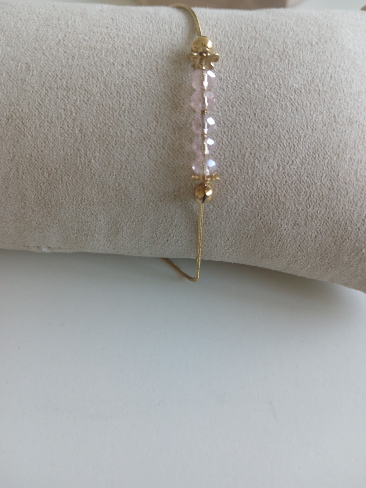 Goudkleurige Slangen Schakelarmband met Roze Facetkralen – Verstelbare Damesarmband