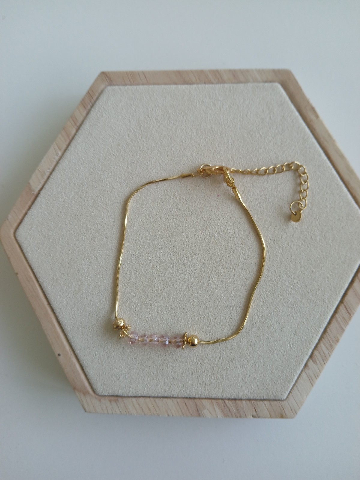 Goudkleurige Slangen Schakelarmband met Roze Facetkralen – Verstelbare Damesarmband