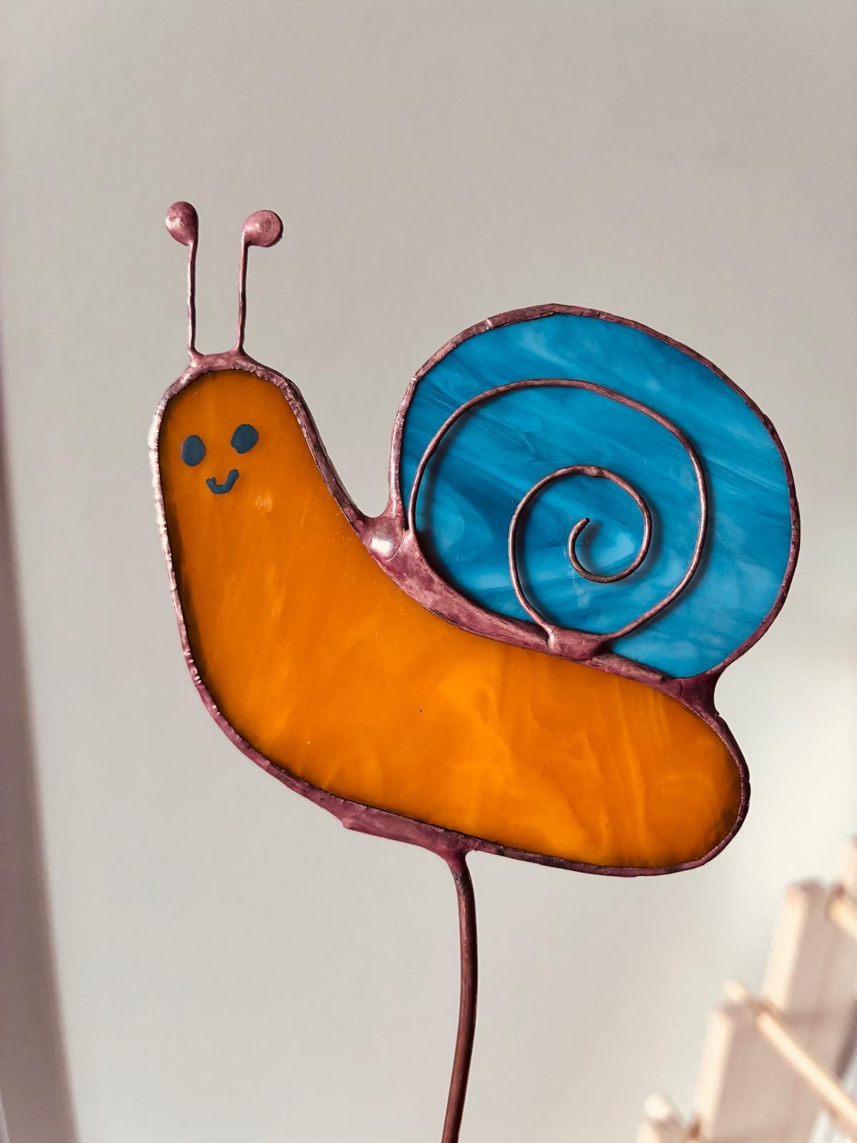 Handgemaakte Tiffany glas-in-lood slak 🐌 | oranje - grijs - 134679 Handgemaakte Tiffany glas-in-lood slak 🐌 | oranje - grijs