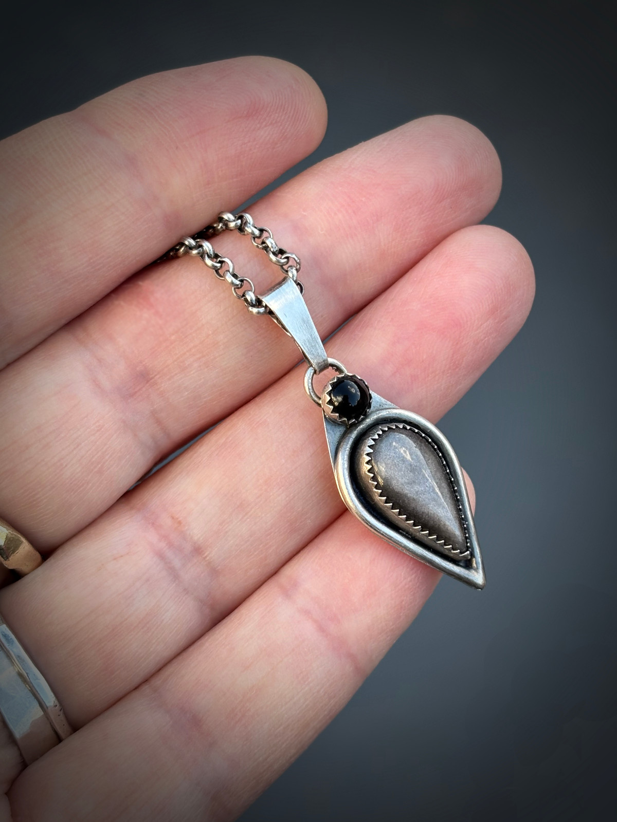Obsidiaan Hanger Zilver met Zwarte Onyx | Handgemaakte Edelsteen Hanger van 925 Sterling Zilver✨🖤
