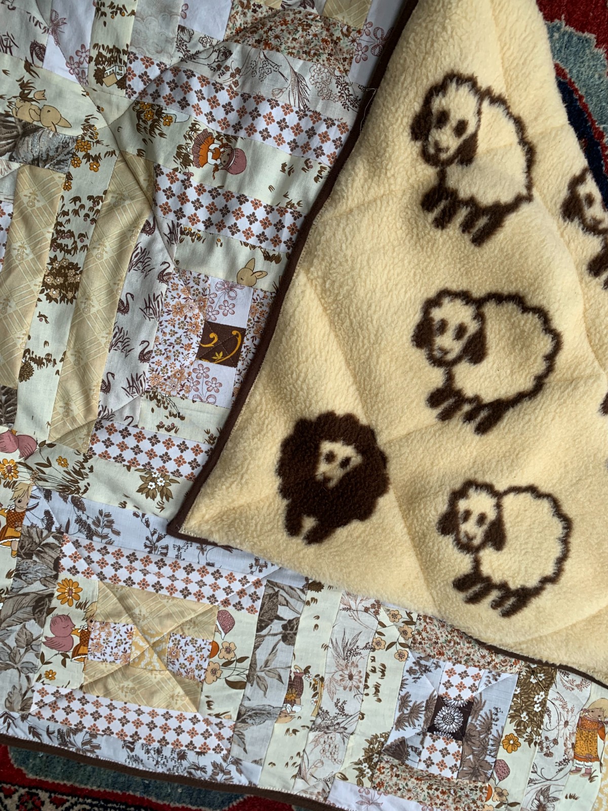 Patchwork kleed van vintage stoffen en kinderddeken - 133707 Patchwork kleed van vintage stoffen en kinderddeken