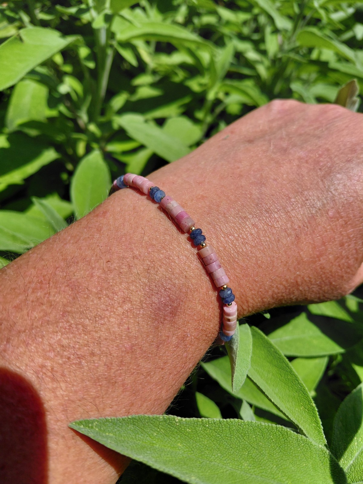 Pink Treasure: Armband met rhodoniet en blauwe aventurijn