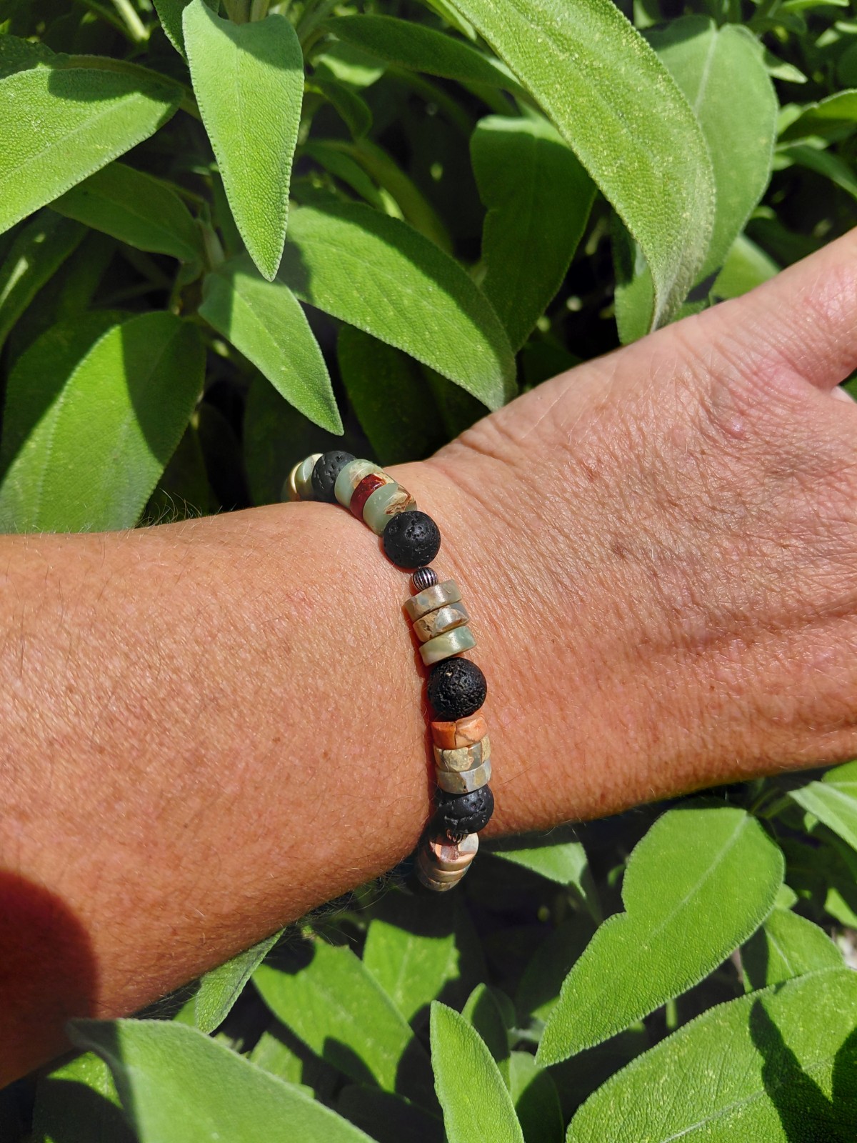 Taurus: stoere armband (m/v) met aquaterra jaspis en basalt