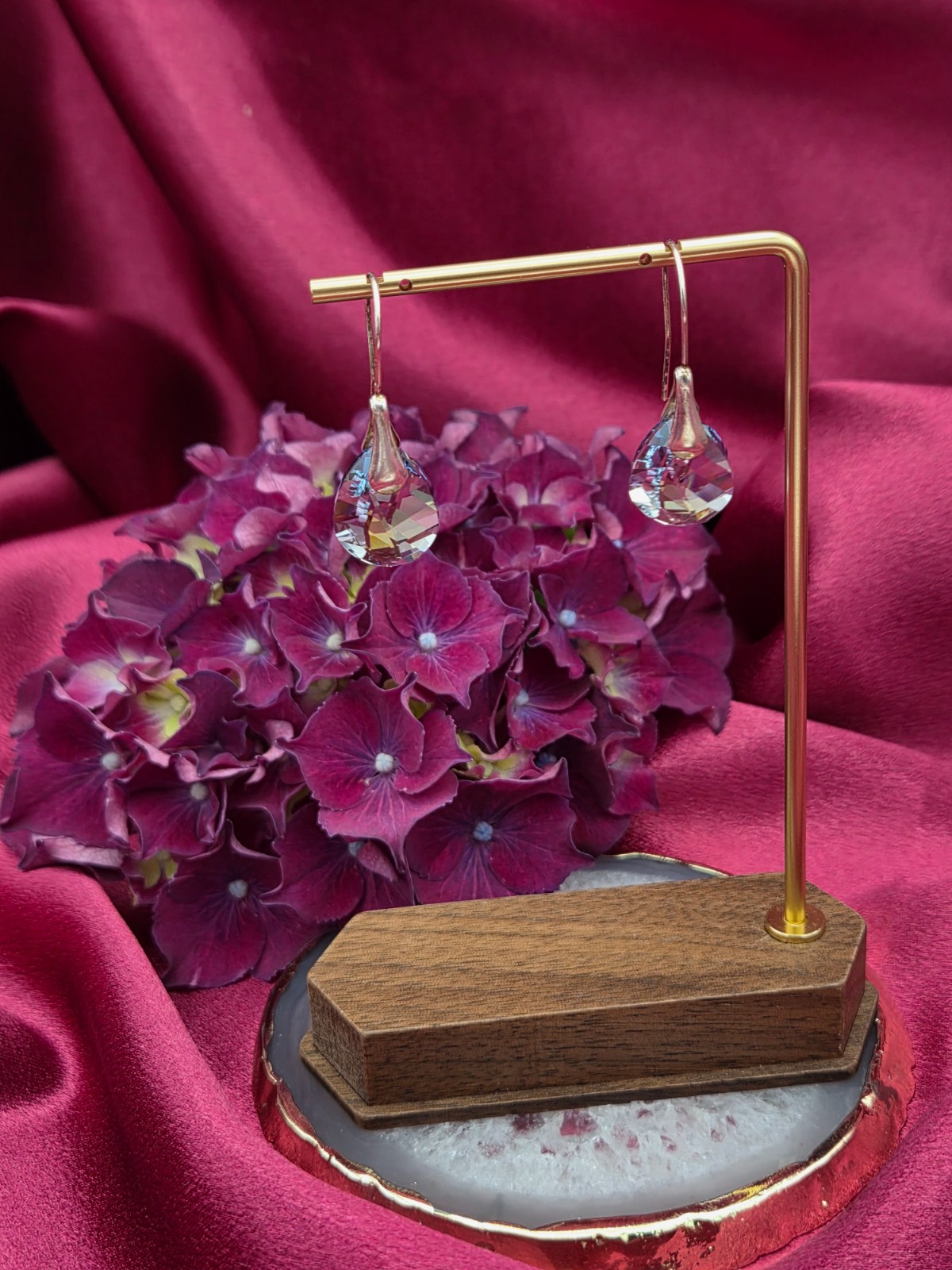 925 zilveren oorhaken met hanger van Oostenrijks kristal - zacht blauw