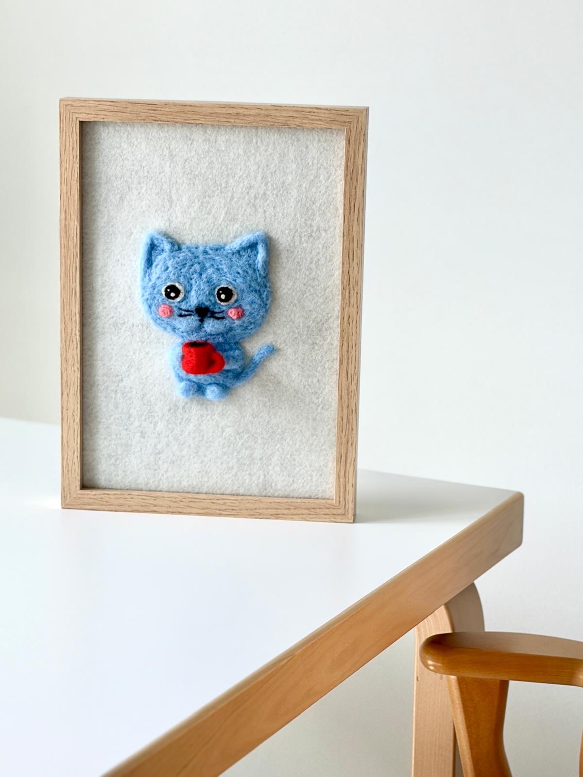Coffee kitty - een uniek werk in wol - 137549 Coffee kitty - unieke handgemaakte wanddecoratie in wol