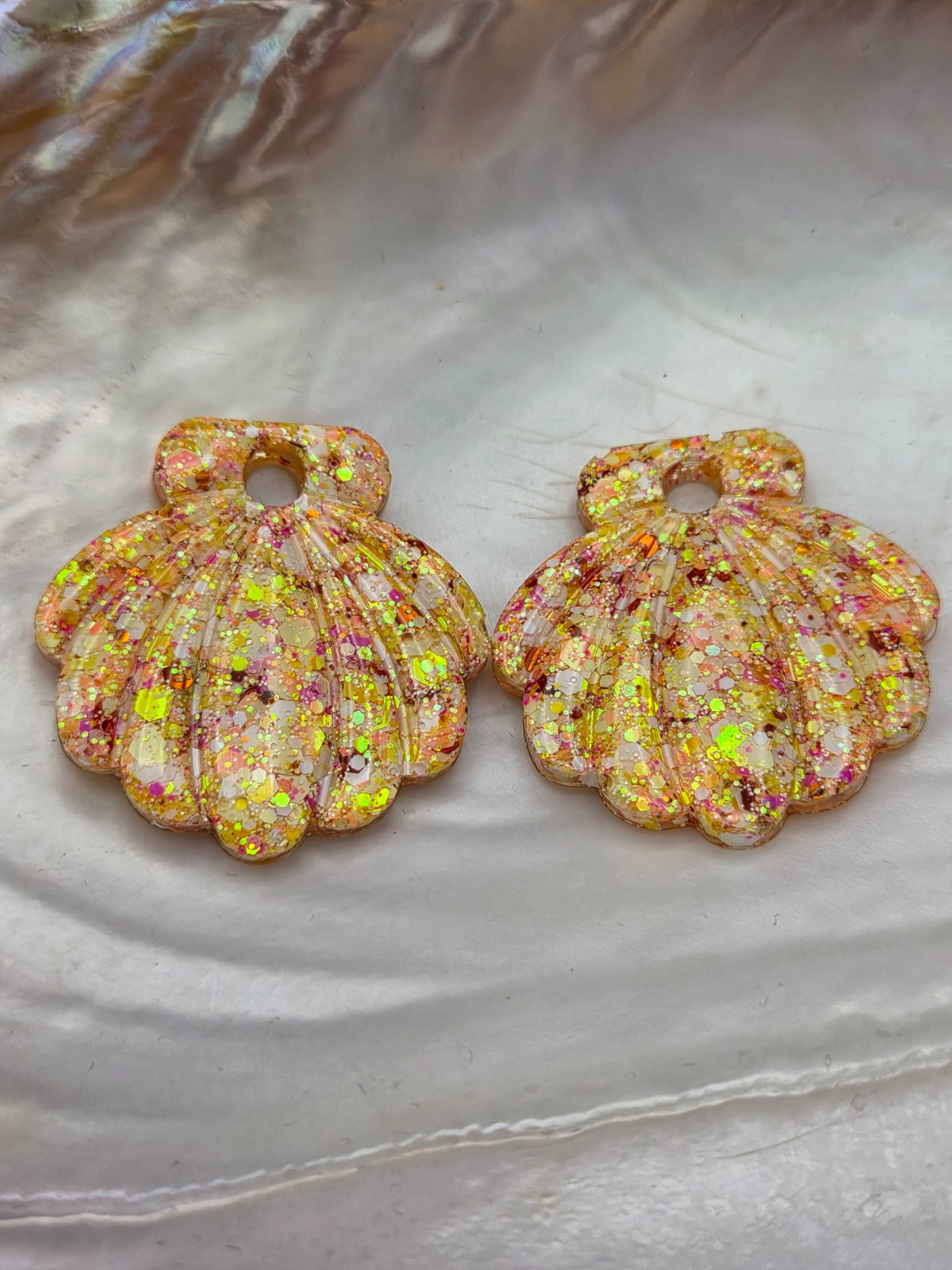 Epoxy hangers voor creolen - schelp groot - meerdere varianten beschi… - 137062 Epoxy hangers voor creolen - schelp groot - meerdere varianten beschikbaar