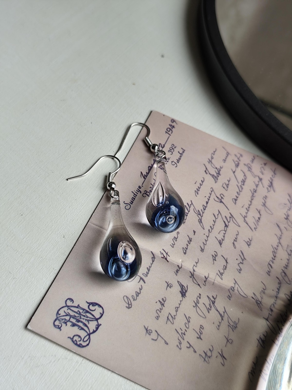 Handgeblazen druppeloorbellen van blauw glas - 141231 Handgeblazen druppeloorbellen van blauw glas