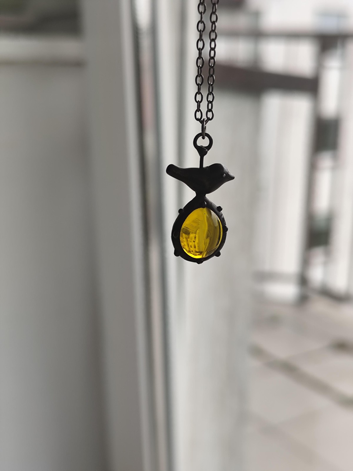 Handgemaakte vogelketting met zwart glas en zwart gepatineerd koper - 141315 Handgemaakte vogelketting met zwart glas en zwart gepatineerd koper