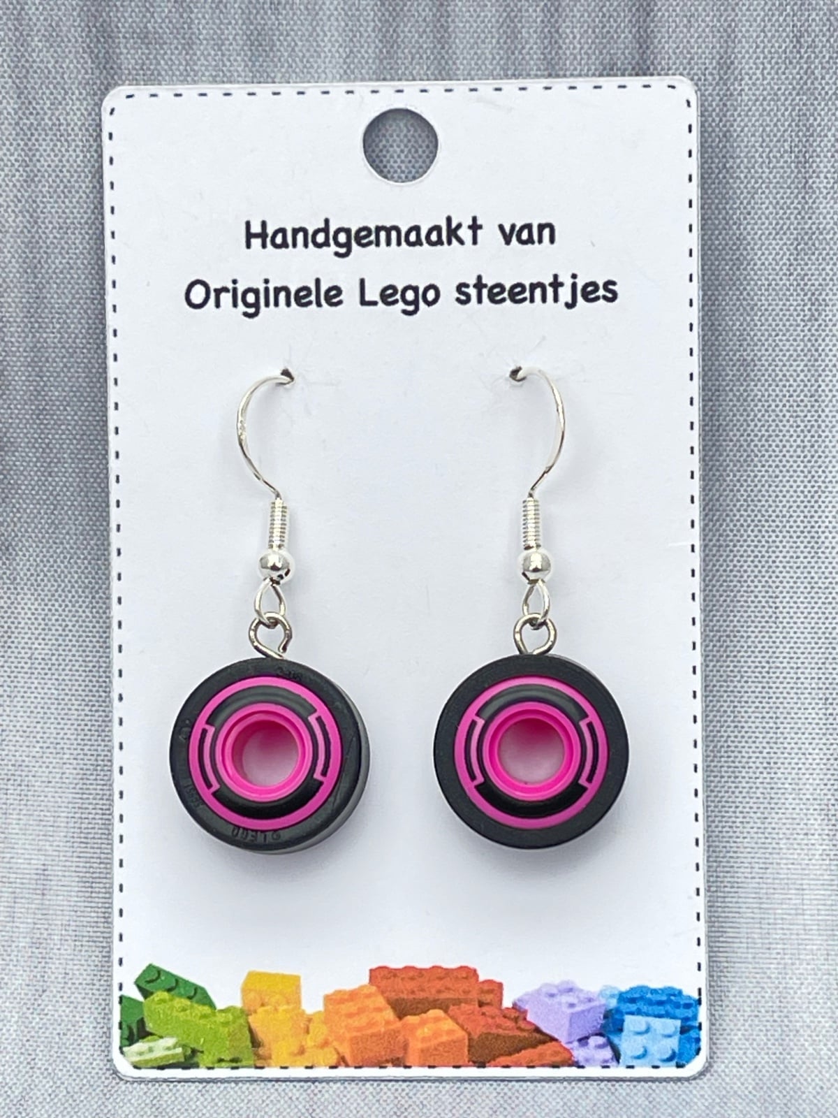LEGO oorbellen Formule 1 bandjes - Roze - 138084 LEGO oorbellen Formule 1 bandjes - Roze