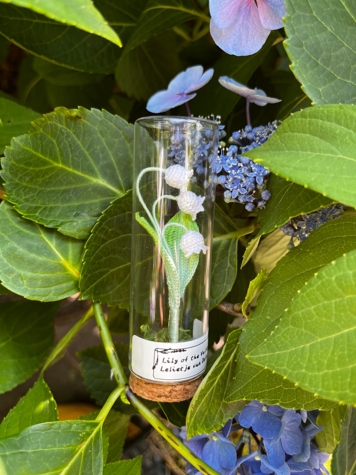 Micro gehaakte Lelietjes-van-Dalen Bloemenbroches - 137779 Micro gehaakte Lelietjes-van-Dalen Bloemenbroches