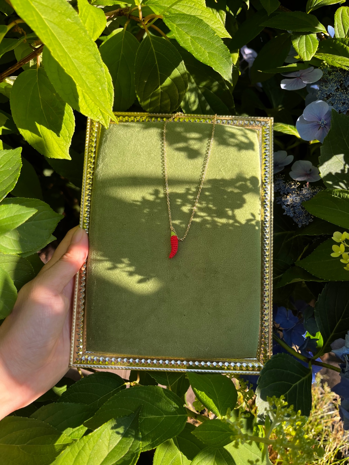 Miniatuur gehaakte chili ketting - 138910 Miniatuur gehaakte chili ketting