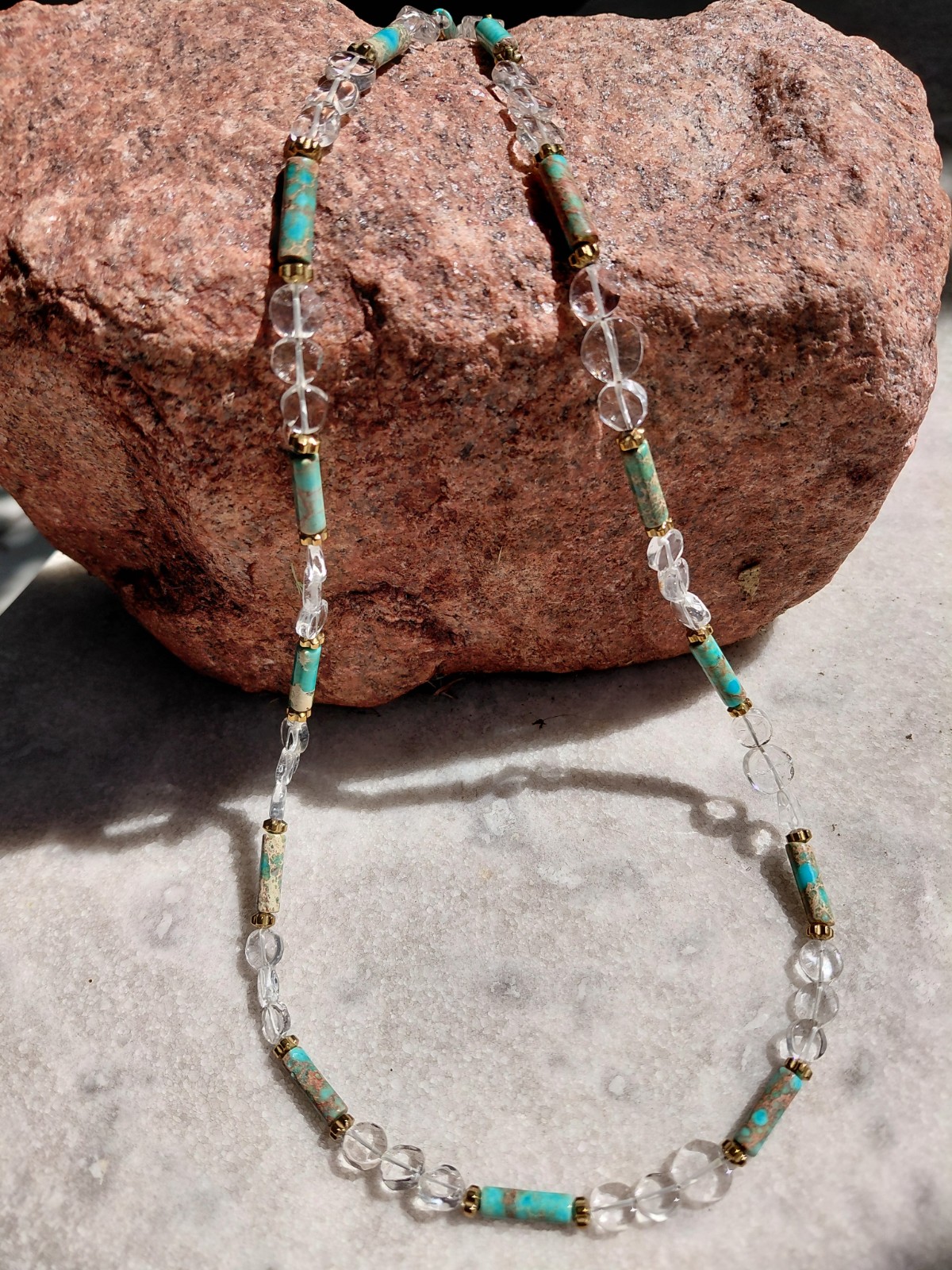 Chandelier: ketting met regaliet jaspis, bergkristal en hematiet