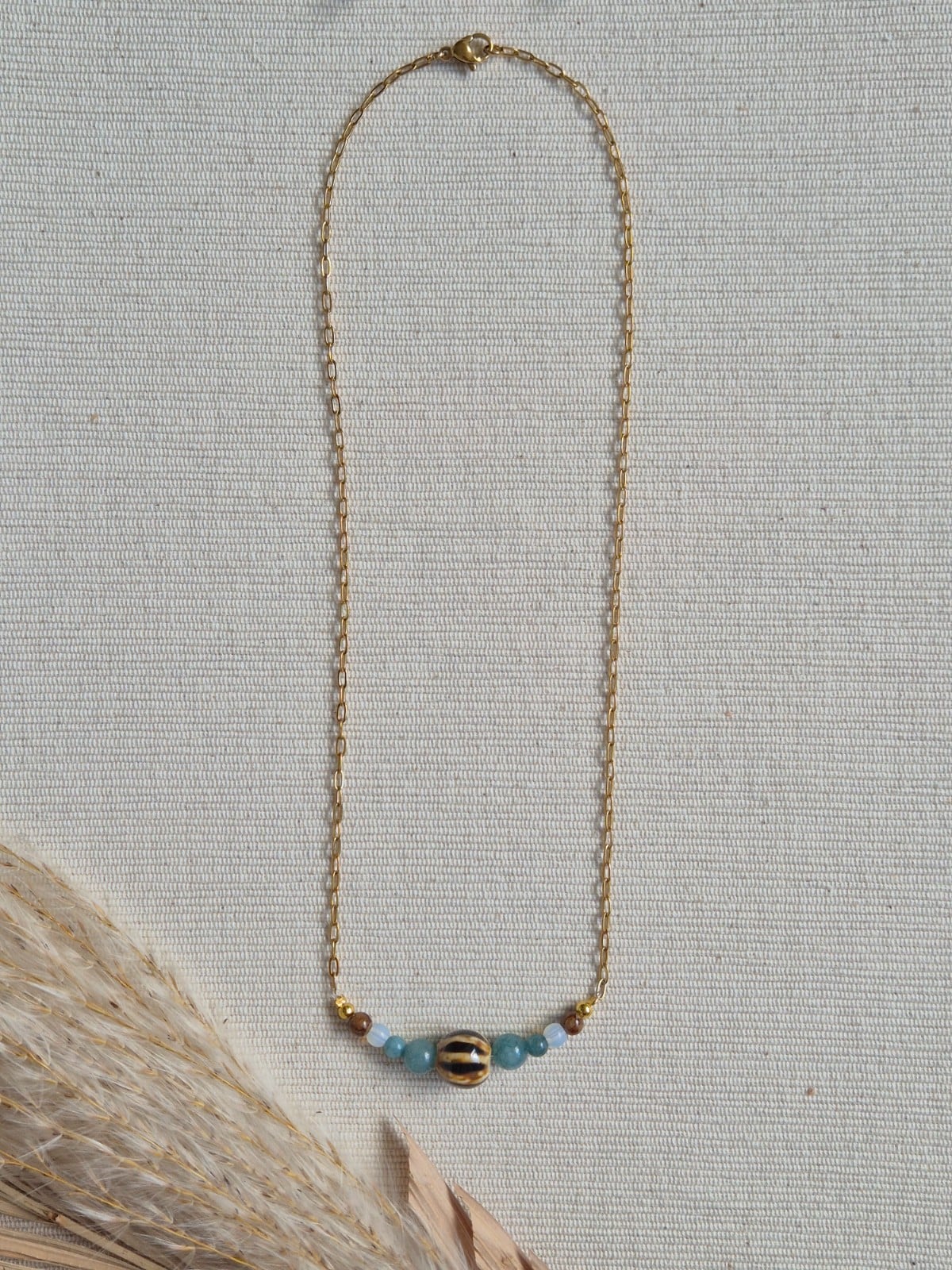 Gouden ketting half schakelketting half edelstenen met keramieken kra… - 145237 Gouden ketting half schakelketting half edelstenen met keramieken kraal