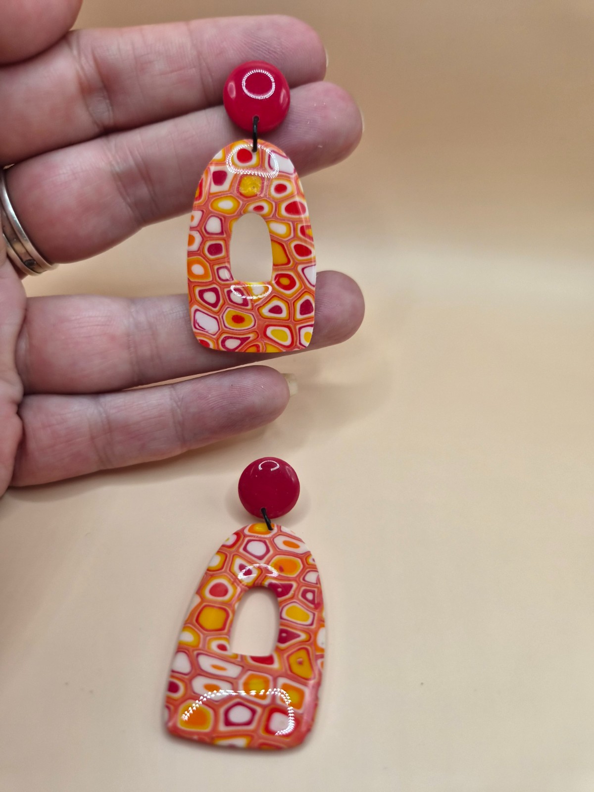 Handgemaakte polymeer klei oorbellen in rozetinten en oranje tinten - 146548 Handgemaakte polymeer klei oorbellen in rozetinten en oranje tinten