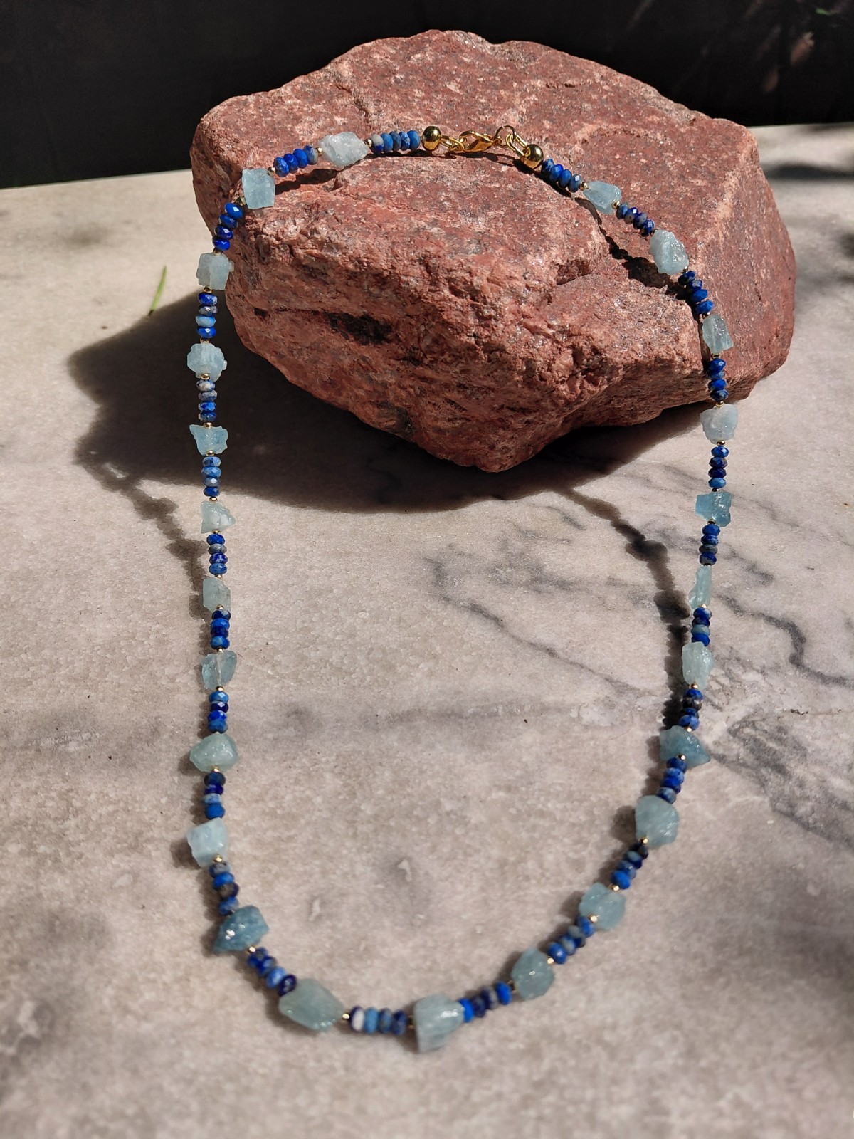 Ocean: ketting met ruwe Aquamarijn en Lapis Lazuli - 145758 Ocean: ketting met ruwe Aquamarijn en Lapis Lazuli