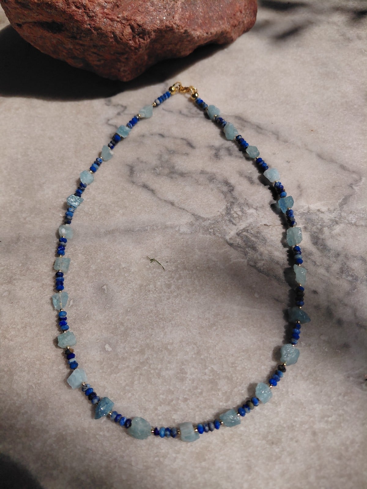 Ocean: ketting met ruwe Aquamarijn en Lapis Lazuli - 145761 Ocean: ketting met ruwe Aquamarijn en Lapis Lazuli