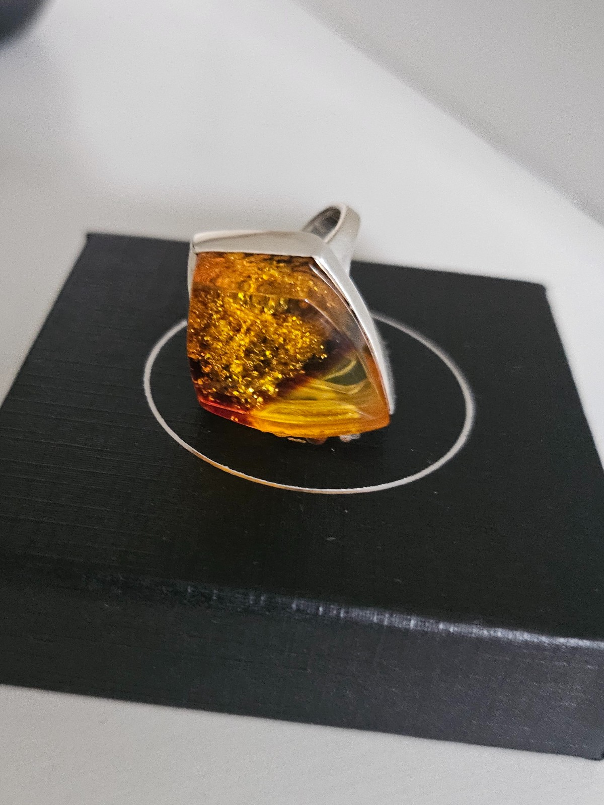 Zilveren ring met Baltische Amber – 925 zilver