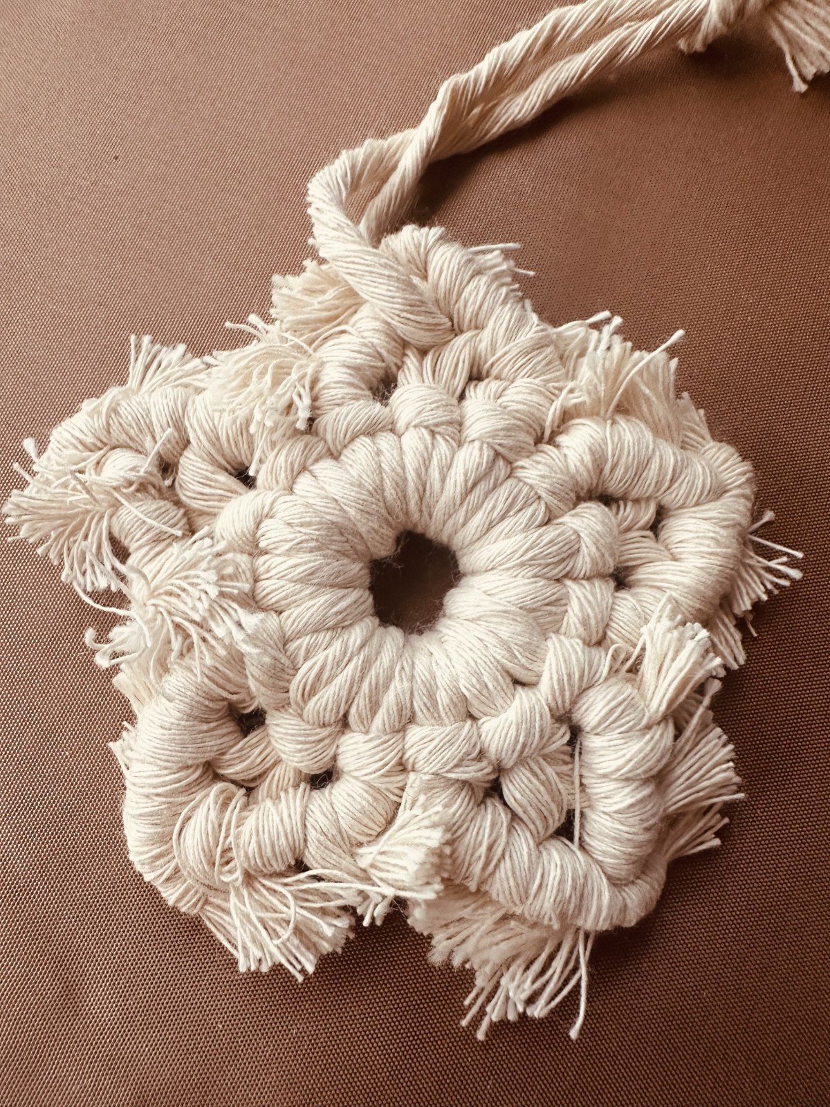 Beige sterhanger – handgemaakt kerstdecoratie - 151228 Beige sterhanger – handgemaakt kerstdecoratie