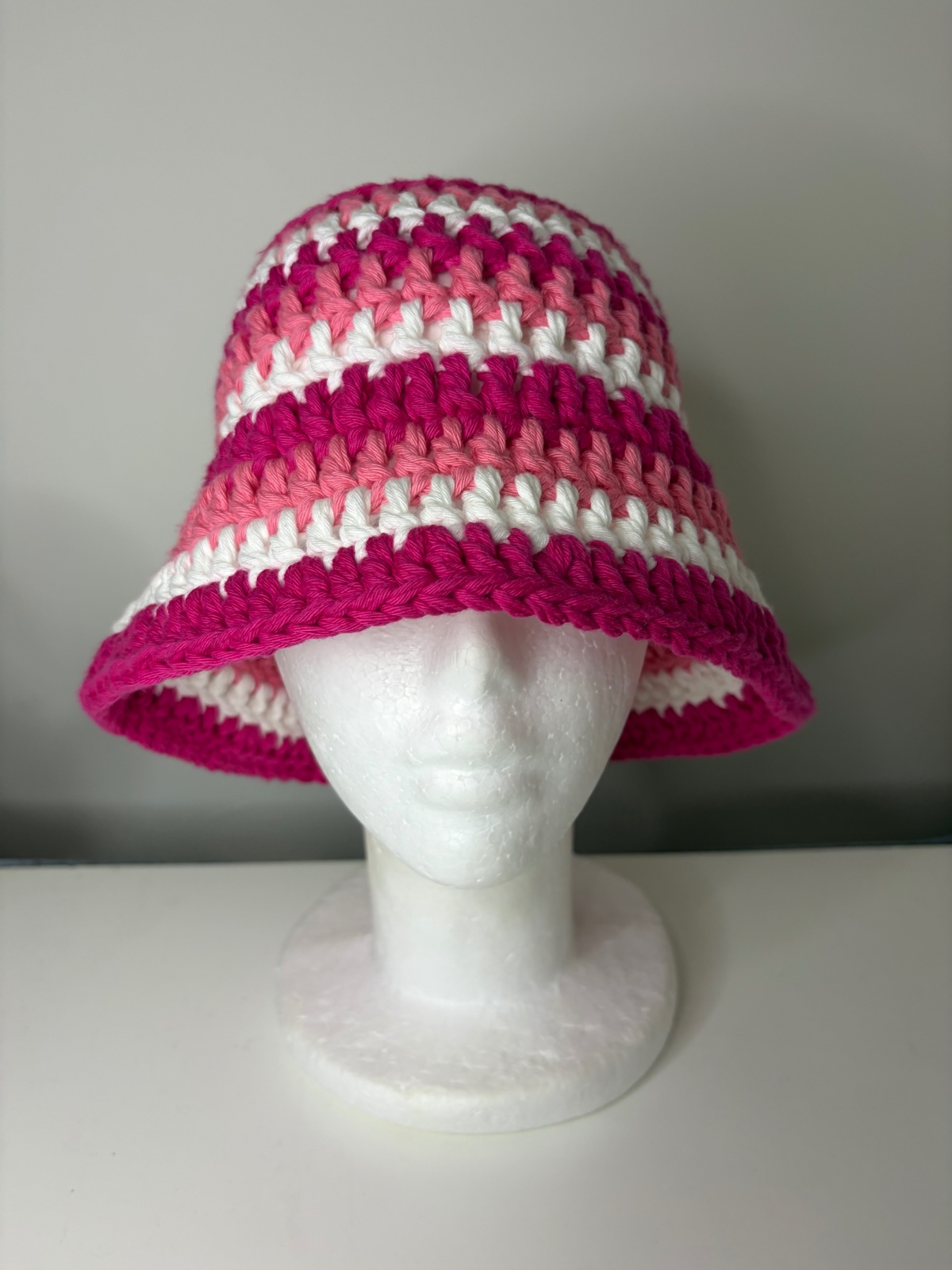 Pink / white Crochet classic buckethat - 150237 Pink / white Crochet classic buckethat