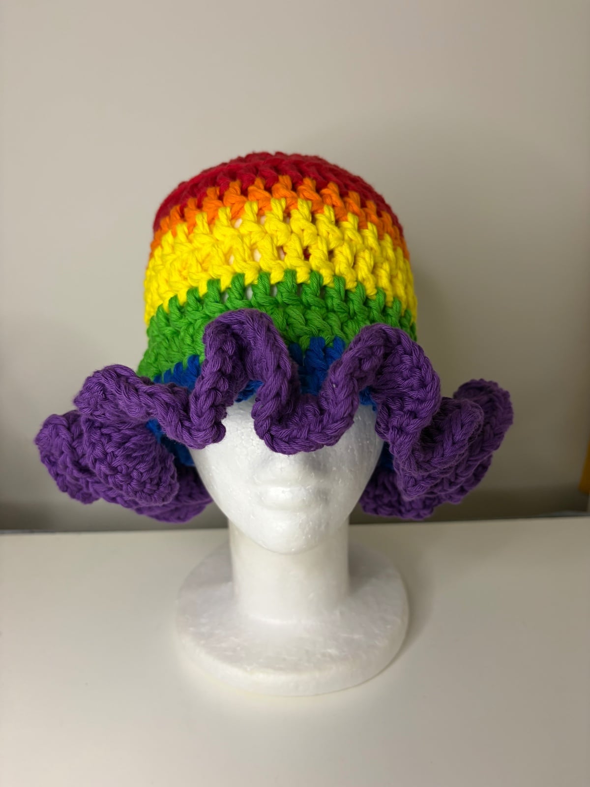 Rainbow Crochet ruffel buckethat - 150238 Rainbow Crochet ruffel buckethat