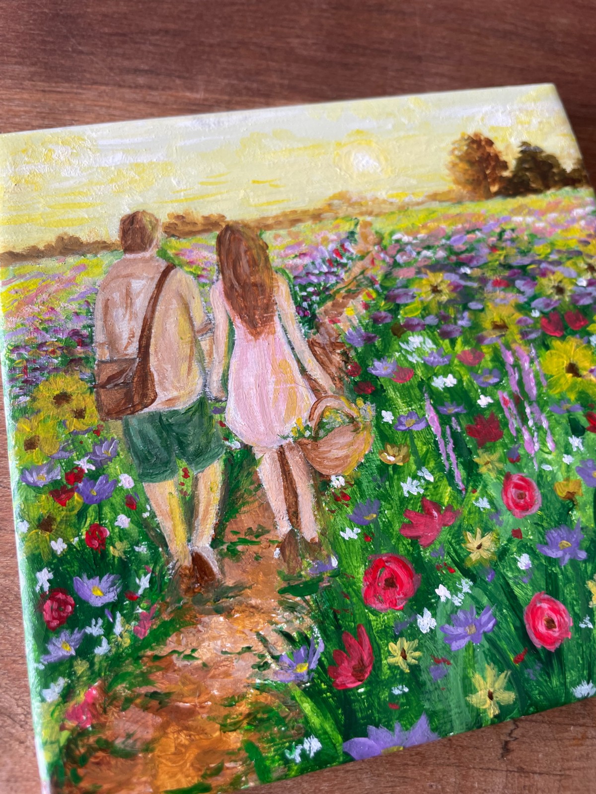 Wandeling door het bloemenveld | Handgeschilderd tegeltje - 149313 Wandeling door het bloemenveld | Handgeschilderd tegeltje