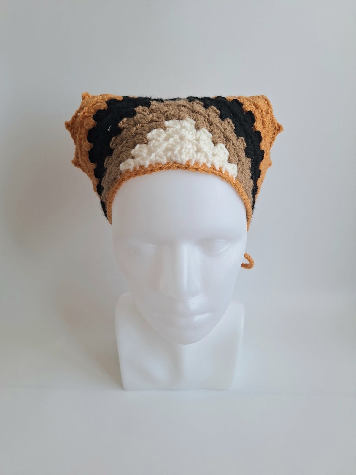 Gehaakte bandana | Crème, lichtbruin, zwart en oranje - 152580 Gehaakte bandana | Crème, lichtbruin, zwart en oranje