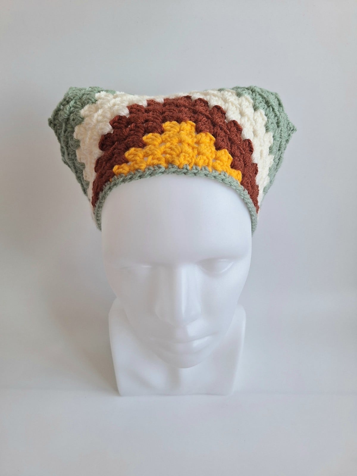 Gehaakte bandana | Geel, roestbruin, crème en sagegroen - 152535 Gehaakte bandana | Geel, roestbruin, crème en sagegroen